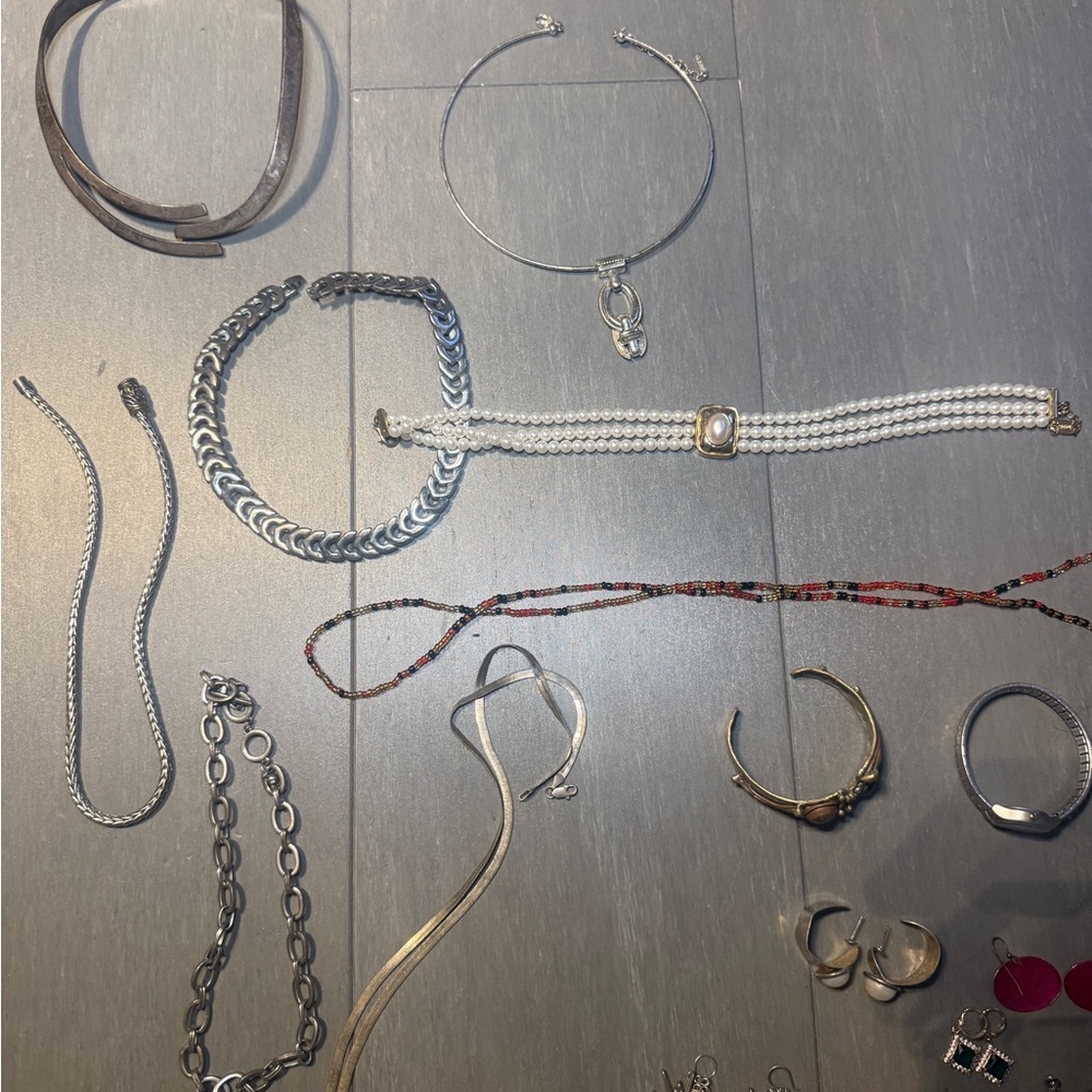Elegant Silver Necklace Set